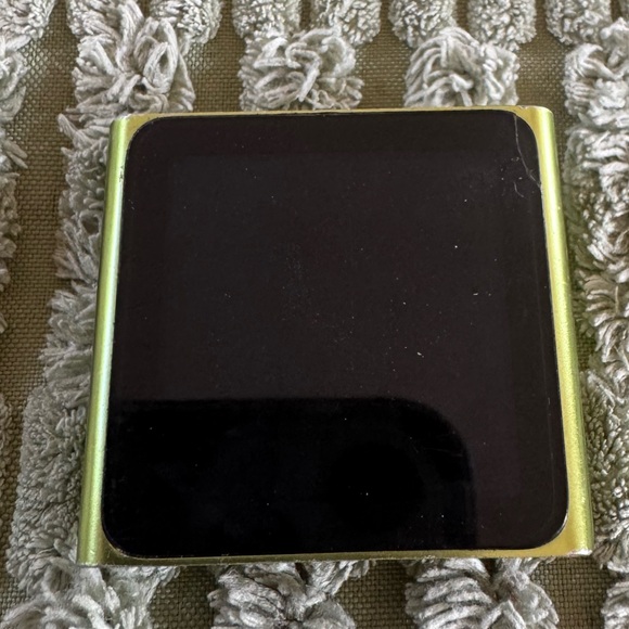 Apple iPod Nano 6th Generation 8 GB A1366 EMC No.2835 Green Tested - Picture 1 of 2